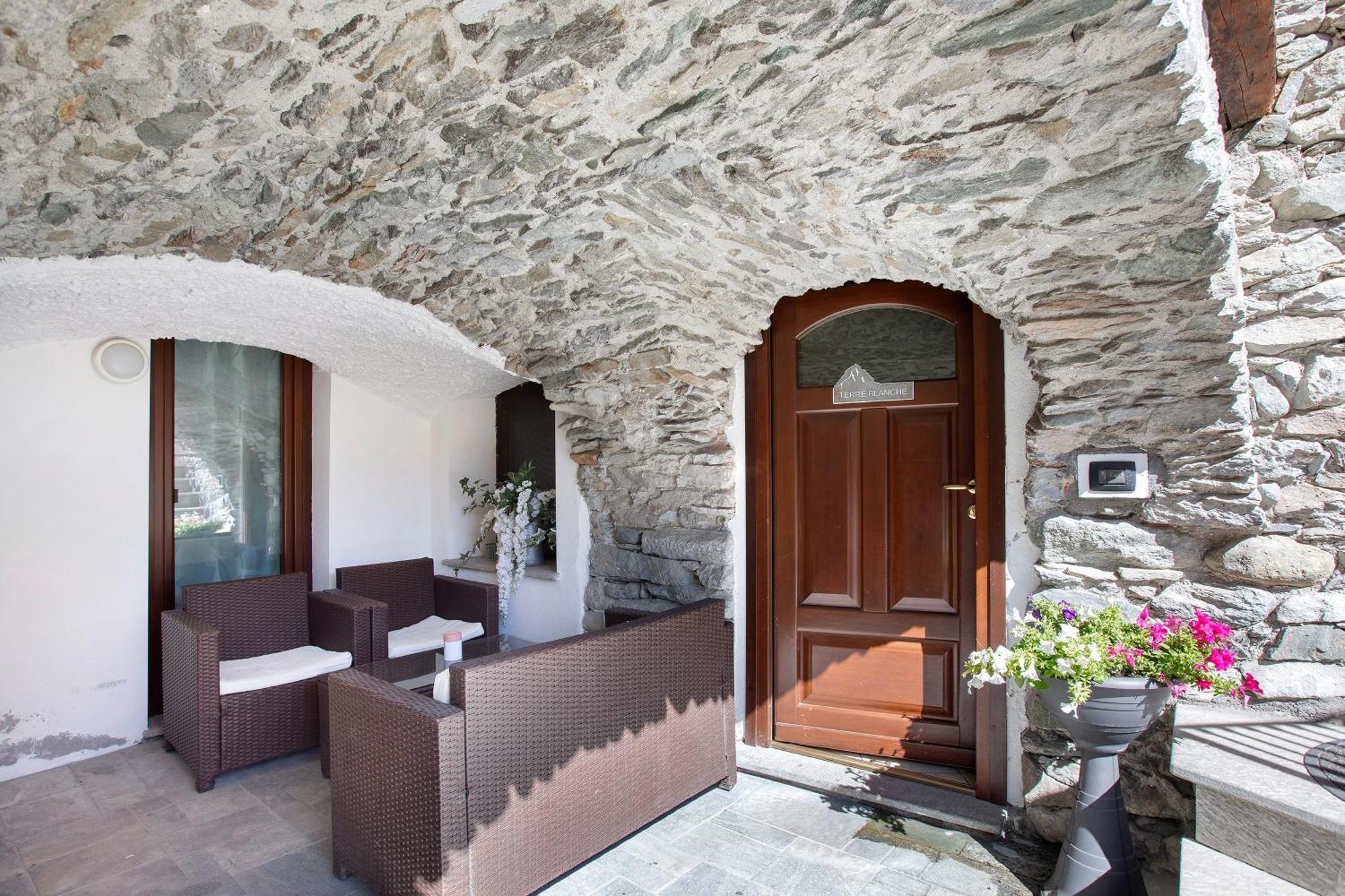 Maison Bebe Terre Blanche Aosta Exterior photo