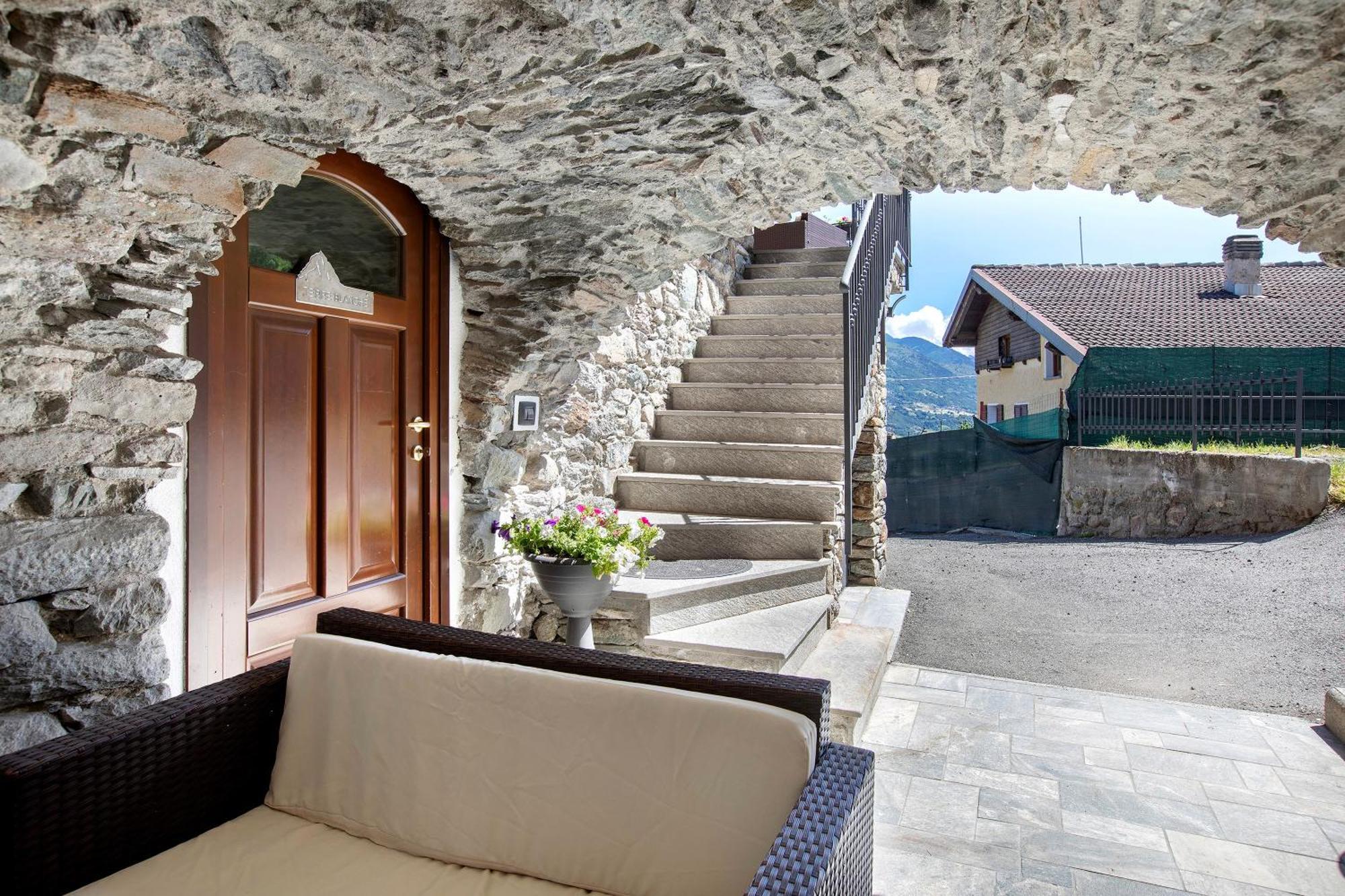 Maison Bebe Terre Blanche Aosta Exterior photo